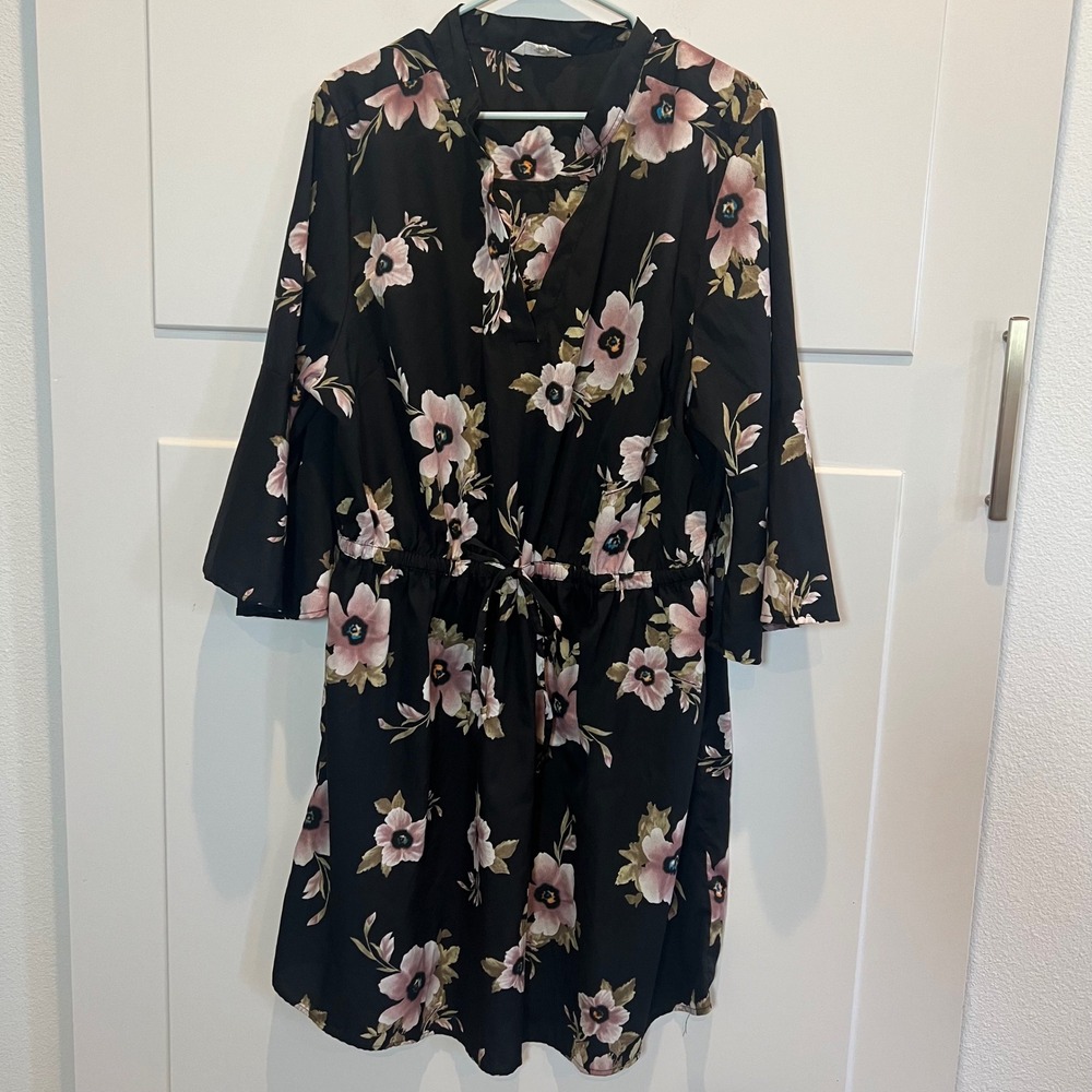 Hint of Blush Dress Women's 2X Black Floral Print Long‎ Sleeve Tie Waist Blouson
